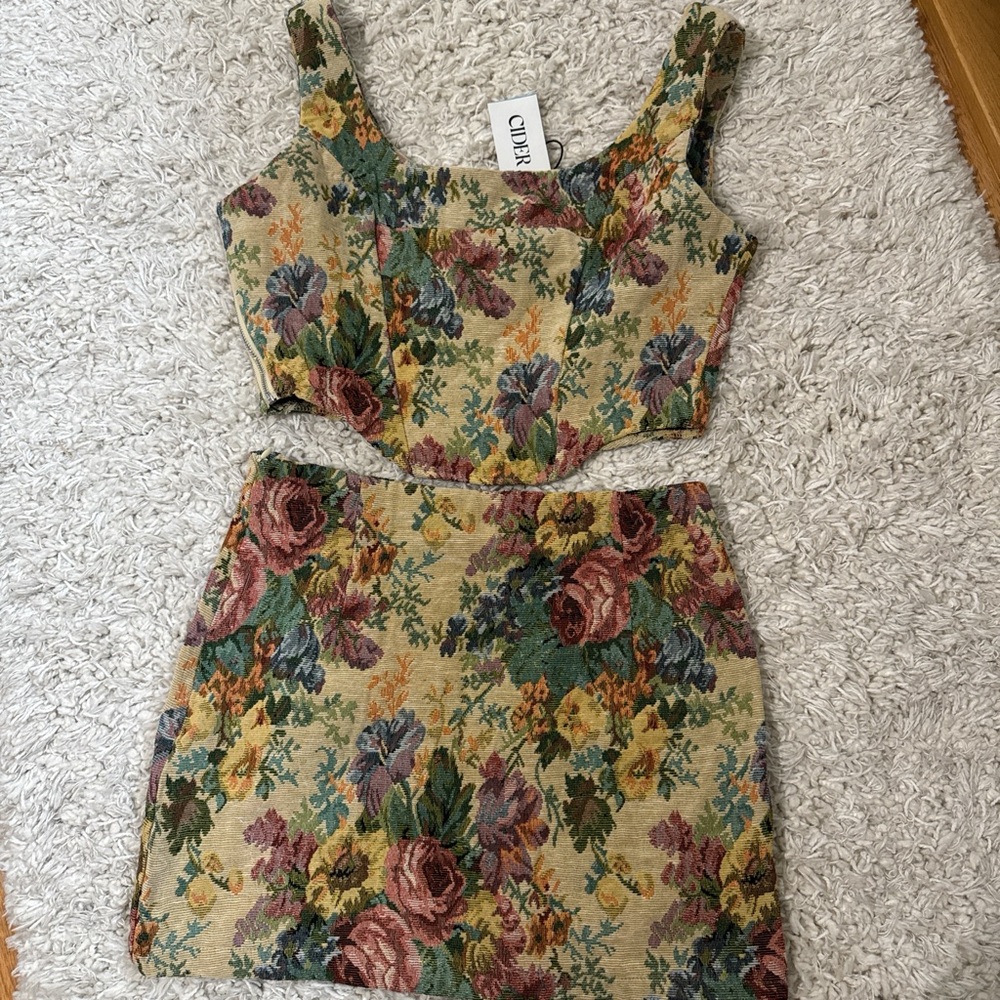 Cider Floral Mini Skirt Set - Multicolor